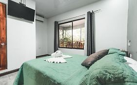 Hotel Hoja de Oro Corcovado